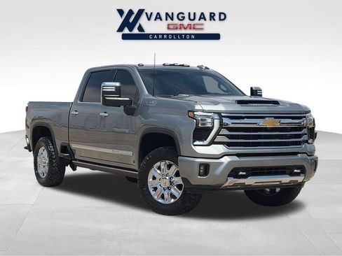 Used 2024 Chevrolet Silverado 2500 High Country w/ High Country Premium Package AWD/4WD image 1