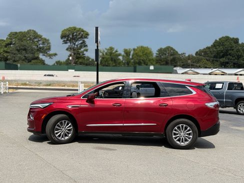 Used 2024 Buick Enclave Premium AWD/4WD image 4