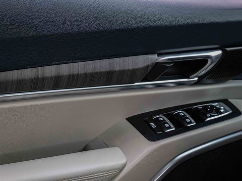 Certified 2023 Kia Telluride EX w/ EX Captain's Chair Package image 15