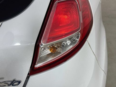 Used 2018 Ford Fiesta SE FWD image 28