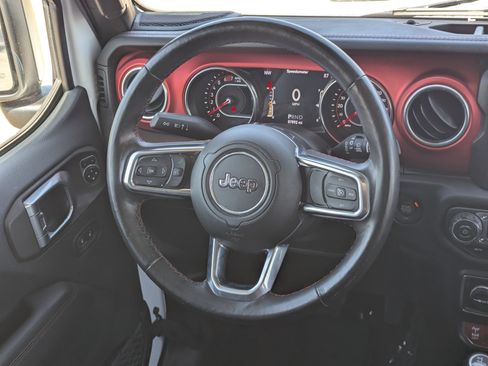 Used 2018 Jeep Wrangler Unlimited Rubicon AWD/4WD image 13