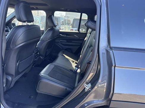 Used 2023 Jeep Grand Cherokee Altitude AWD/4WD image 7