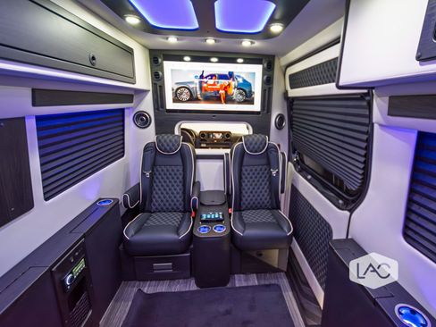 Used 2024 Mercedes-Benz Sprinter 3500 image 18
