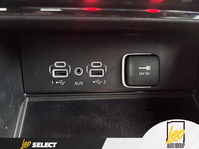 Used 2023 Jeep Grand Cherokee Altitude RWD image 14