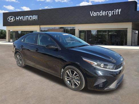 Used 2024 Kia Forte LXS FWD image 2