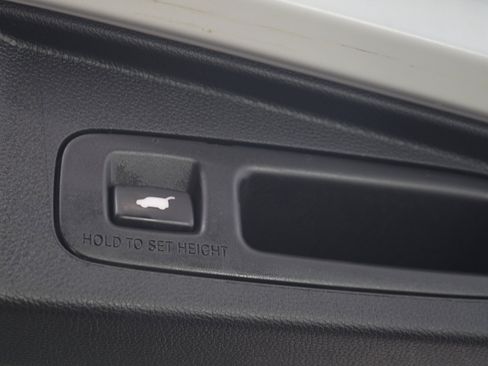 Used 2017 Honda CR-V Touring image 11