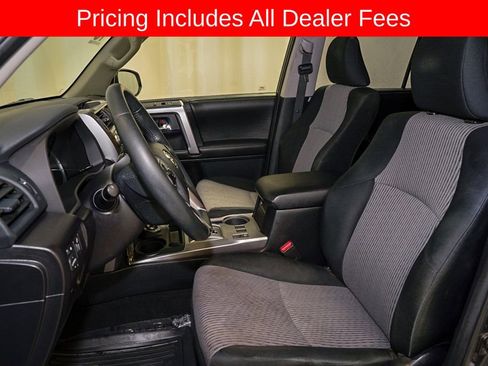 Used 2015 Toyota 4Runner SR5 AWD/4WD image 10
