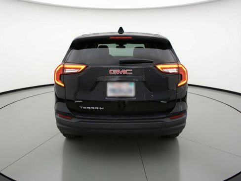 Used 2024 GMC Terrain SLE image 7