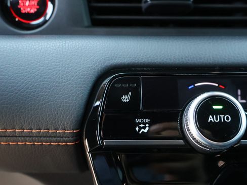 Used 2025 Honda Pilot TrailSport image 27