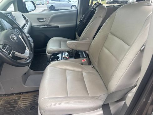 Used 2020 Toyota Sienna XLE Premium w/ Protection Package AWD/4WD image 5