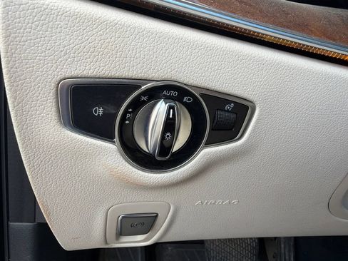 Certified 2018 Mercedes-Benz E 300 4MATIC image 14