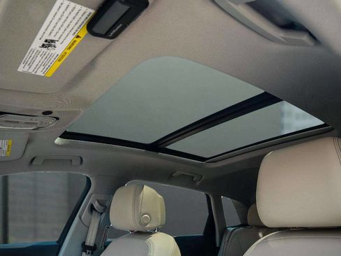 Used 2022 Audi e-tron Premium Plus w/ Premium Plus Package image 27