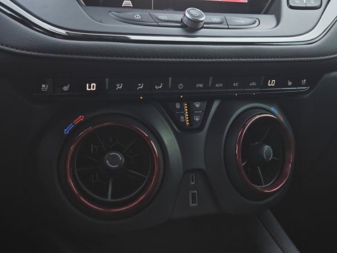 Used 2022 Chevrolet Blazer RS w/ Enhanced Convenience Package image 21