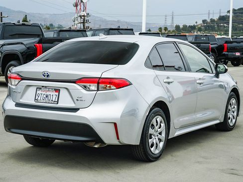 Certified 2025 Toyota Corolla LE FWD image 2