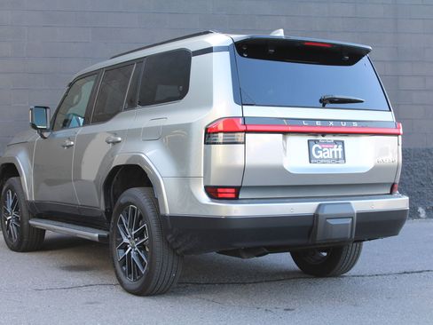 Used 2024 Lexus GX 550 GX 550 Premium+ image 8