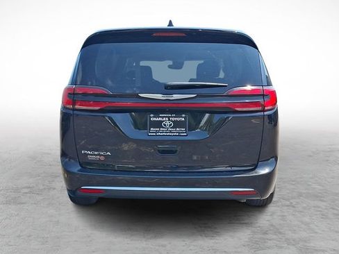 Used 2024 Chrysler Pacifica Touring-L FWD image 5