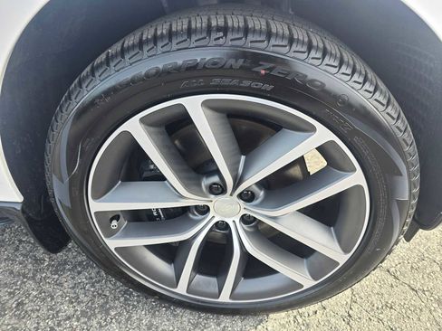 New 2025 Land Rover Range Rover Autobiography image 9