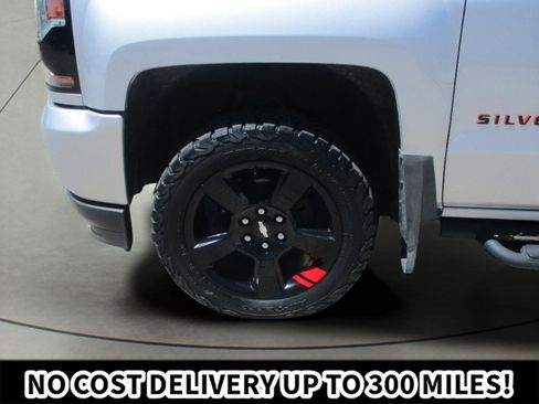 Used 2018 Chevrolet Silverado 1500 LT w/ Redline Edition AWD/4WD image 29