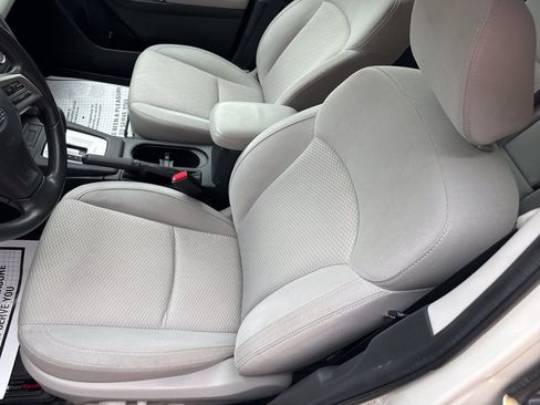 Used 2015 Subaru Forester 2.5i Premium AWD/4WD image 18