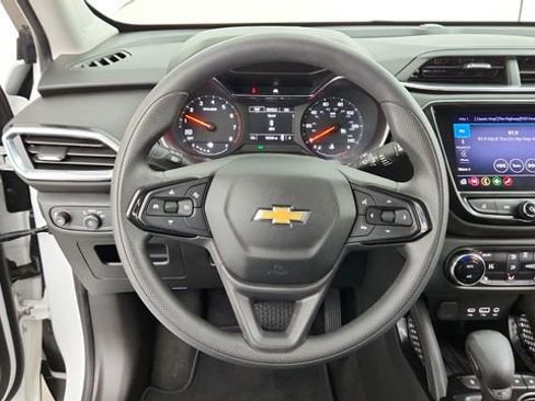 Used 2022 Chevrolet TrailBlazer LT w/ Convenience Package image 18