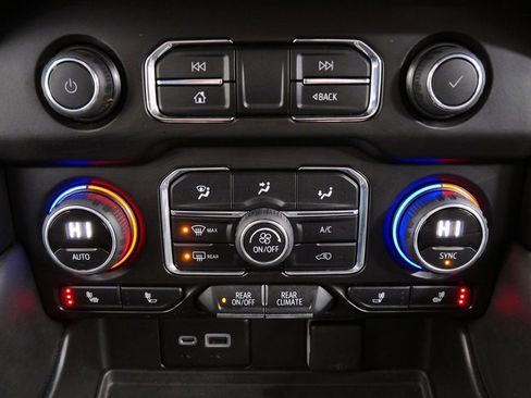 Used 2022 Chevrolet Tahoe Z71 AWD/4WD image 30