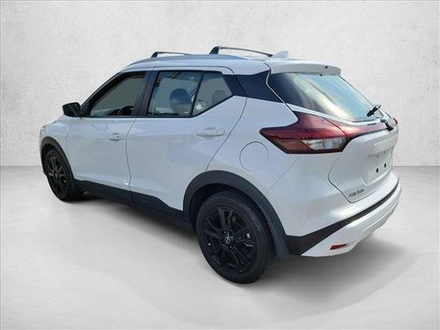 Used 2024 Nissan Kicks SV w/ Interior Electronics Package FWD image 7