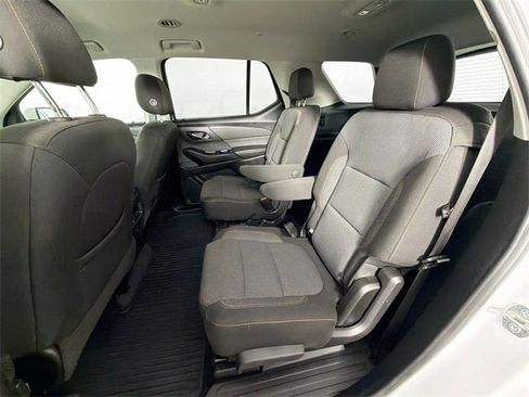 Used 2020 Chevrolet Traverse LT image 23