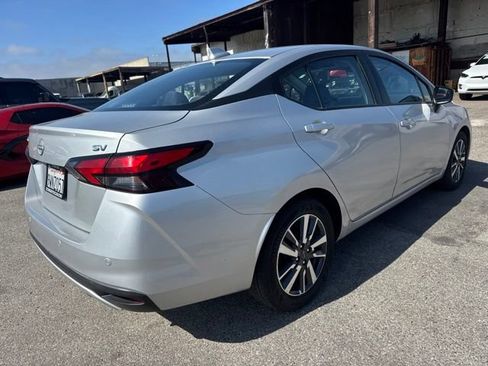 Used 2024 Nissan Versa SV FWD image 5