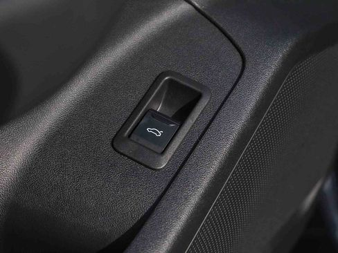 Used 2025 Audi Q6 e-tron Premium w/ Convenience Package image 27