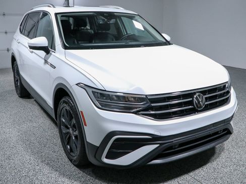Used 2022 Volkswagen Tiguan SE FWD image 5