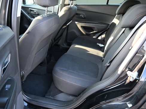 Used 2019 Chevrolet Trax LS FWD image 11