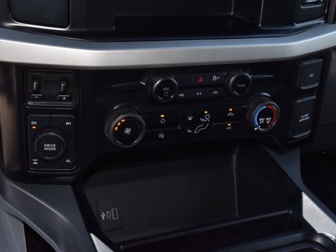 Used 2025 Ford F250 XLT w/ FX4 Off-Road Package image 29