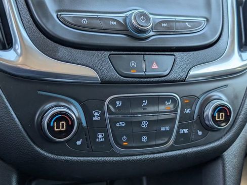 Used 2024 Chevrolet Equinox LT image 17