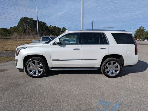 Used 2020 Cadillac Escalade Luxury image 11