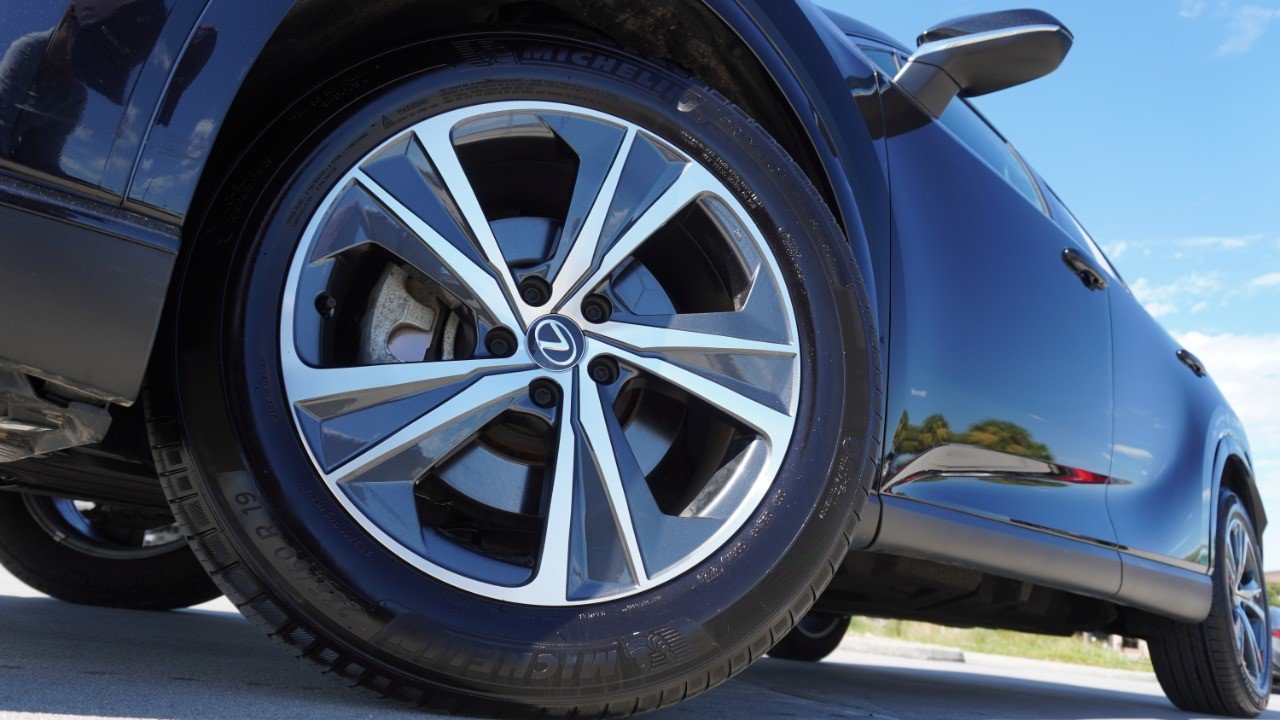 Used 2024 Lexus RX 350 Premium w/ Cold Area Package AWD/4WD image 12