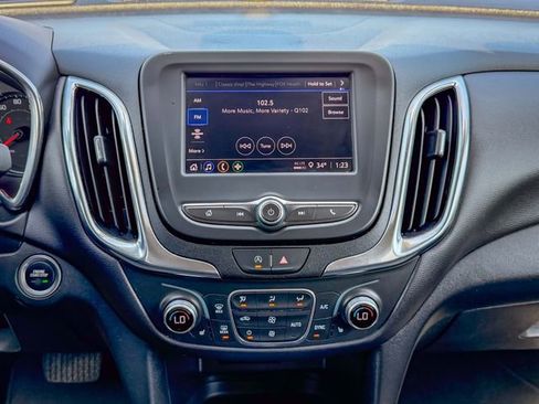 Used 2024 Chevrolet Equinox LT AWD/4WD image 30