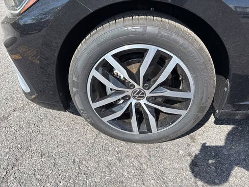 New 2026 Volkswagen Jetta SE FWD image 9