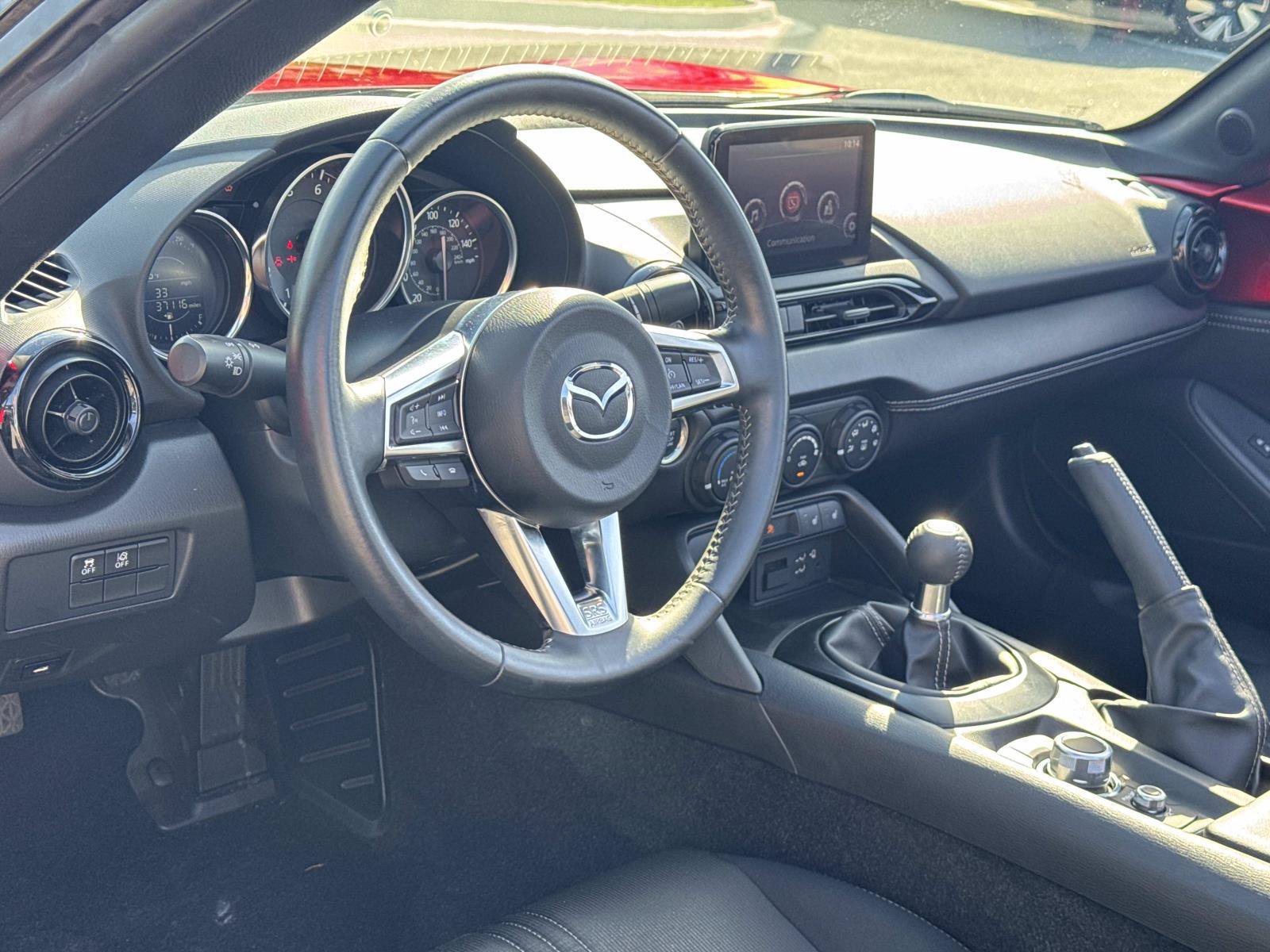 Used 2022 MAZDA MX-5 Miata Club RWD image 15