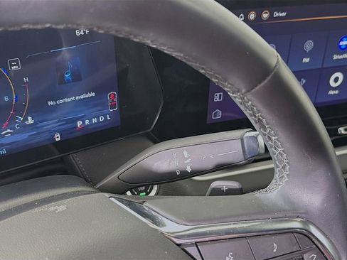 Used 2025 Chevrolet Equinox LT w/ Convenience Package II image 19