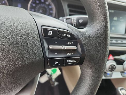 Used 2019 Hyundai Elantra SEL FWD image 16