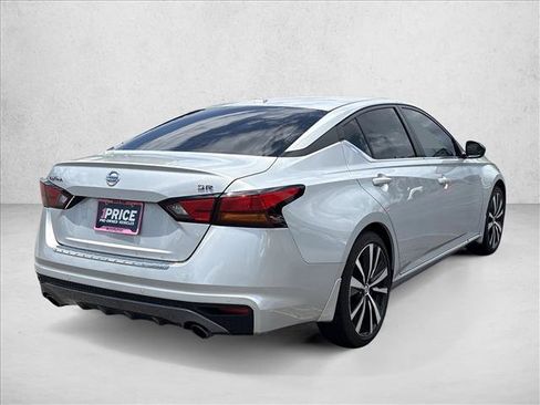 Used 2021 Nissan Altima 2.5 SR FWD image 5