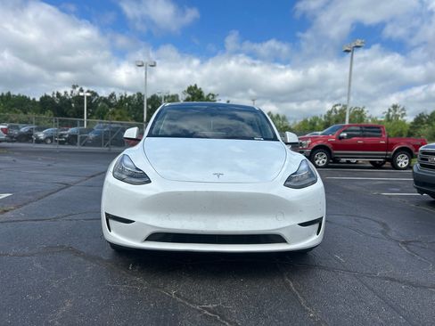 Used 2023 Tesla Model Y Long Range AWD/4WD image 2