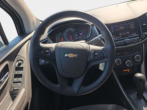 Used 2020 Chevrolet Trax LS w/ Tint and Cruise Package FWD image 11