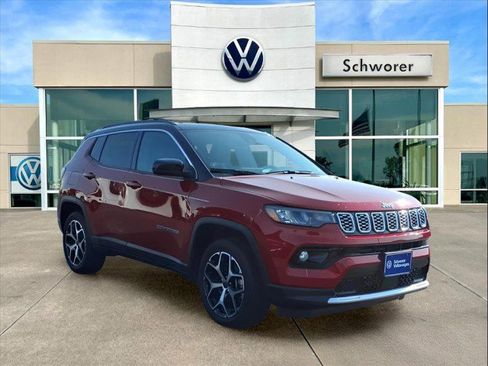 Used 2025 Jeep Compass Limited image 4