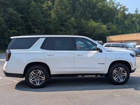 Used 2025 Chevrolet Tahoe Z71 w/ Comfort Package AWD/4WD image 12
