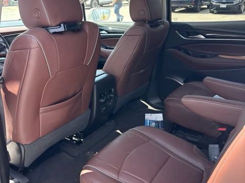 Used 2019 Buick Enclave Avenir w/ Avenir Technology Package FWD image 5