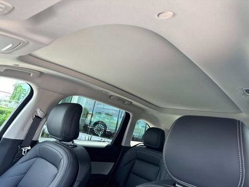 New 2025 Lincoln Nautilus Premier w/ Equipment Group 102A image 31