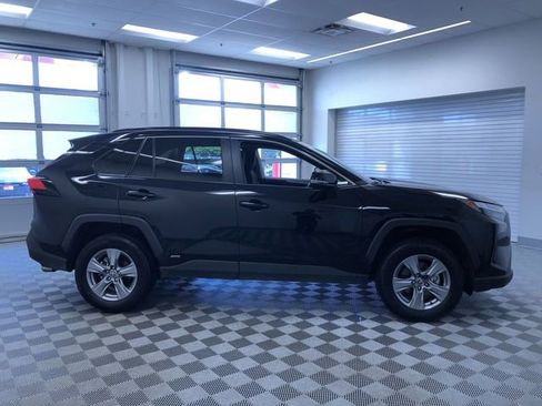 Certified 2025 Toyota RAV4 XLE AWD/4WD image 35