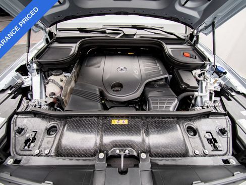 Used 2025 Mercedes-Benz GLS 450 4MATIC image 38