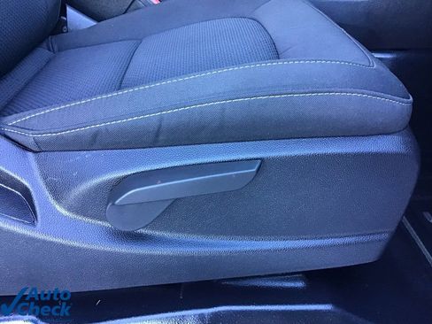 Used 2022 Chevrolet Colorado LT w/ Fleet Safety Package image 18